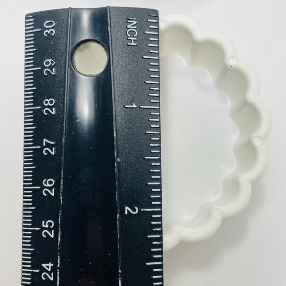 Scalloped Round Plastic Cookie Biscuit Cutters Stackable Set Of 3 - Picture 5 of 6